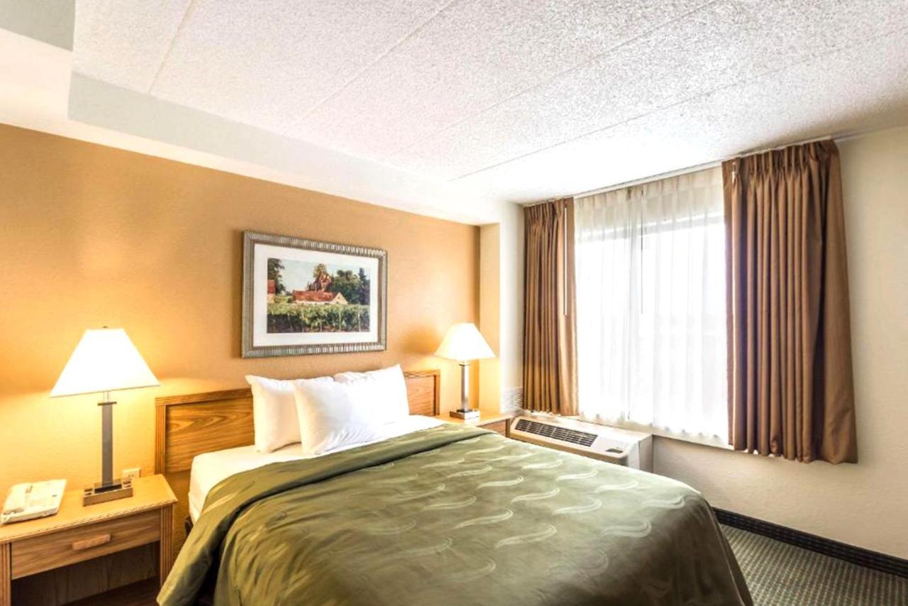 Norwood Inn & Suites Milwaukee Butler Kültér fotó