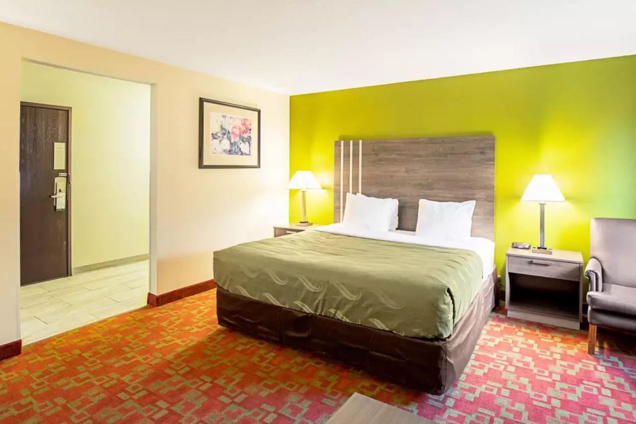 Norwood Inn & Suites Milwaukee Butler Kültér fotó
