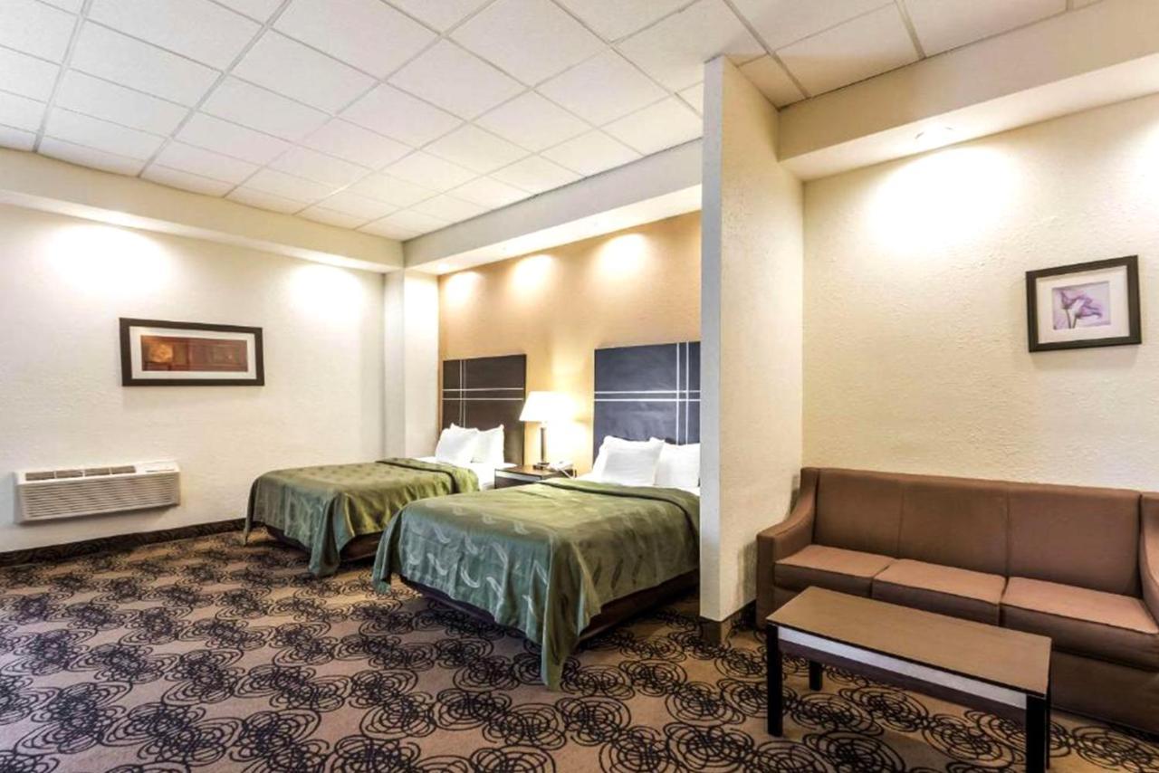 Norwood Inn & Suites Milwaukee Butler Kültér fotó